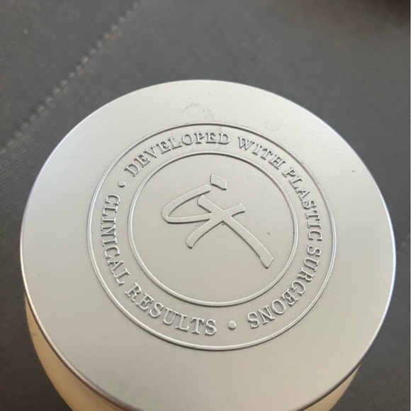 IT Cosmetics Confidence in a Cream - Anti-Aging Armour 2oz - Picture 3 of 8